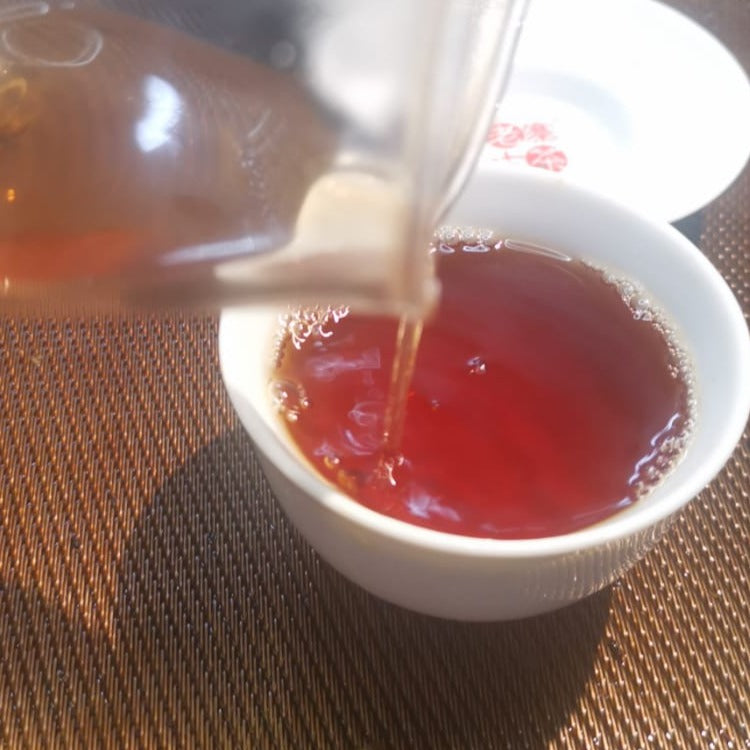 Queen of Sheng Pu'erh - YIWU PuEr tea cake 200g, ancient trees, Millennium Edition 茶王易武 生普洱之后 2000