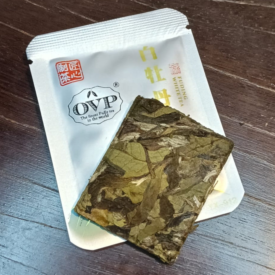 牡丹仙子™ 福鼎白茶 白牡丹 1823, 2018年礼盒装|10片迷你茶砖 + 专属提袋 |Peony Fairy™ Fu Ding White Tea 1823, Bai Mu Dan, Vintage 2018 – 10 Mini Tea Bricks Gift Box