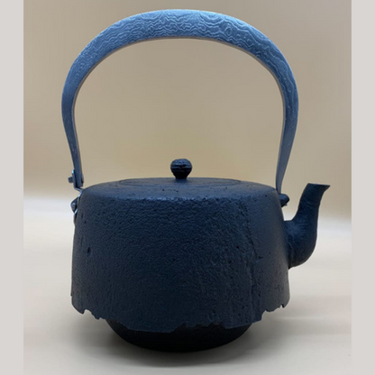 Japan Nanbu Tetsubin, Koizumi Nizaemon, Ubaguchi-Mozuyagata-tetsubin 日本南部铁瓶，御釜屋 小泉仁左衛門 十一代 姥口万代屋形 鉄瓶 供箱