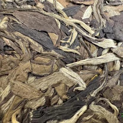 牡丹王饼 · 2009 福鼎白茶（磻溪高山）0923 LZGC Bai Mu Dan Fu Ding  White Tea (Panxi High Mountain) teacake each 300g