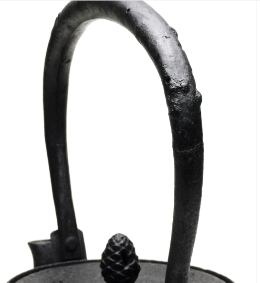 Japan Nanbu Tetsubin, Koizumi Nizaemon, Uba Guchi Hojyu Gata Tetsubin日本南部铁瓶，御釜屋 小泉仁左衛門 十一代 姥口宝珠形 供箱