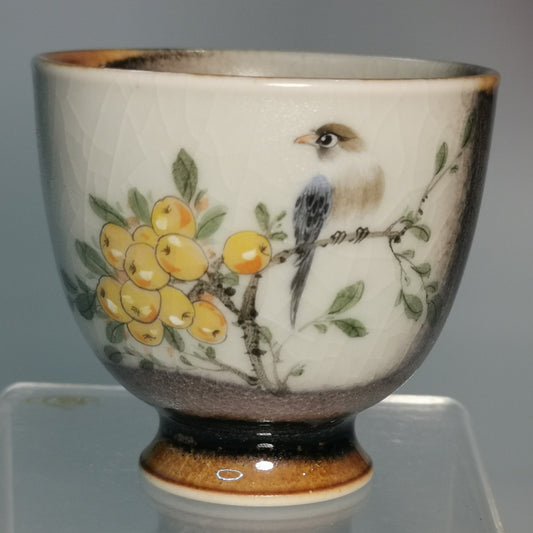 Xu Yafeng Jingdezhen Porcelain Tea Cup – Loquat & Magpie｜中国工艺美术大师 徐亚凤 · 枇杷喜鹊 闻香杯