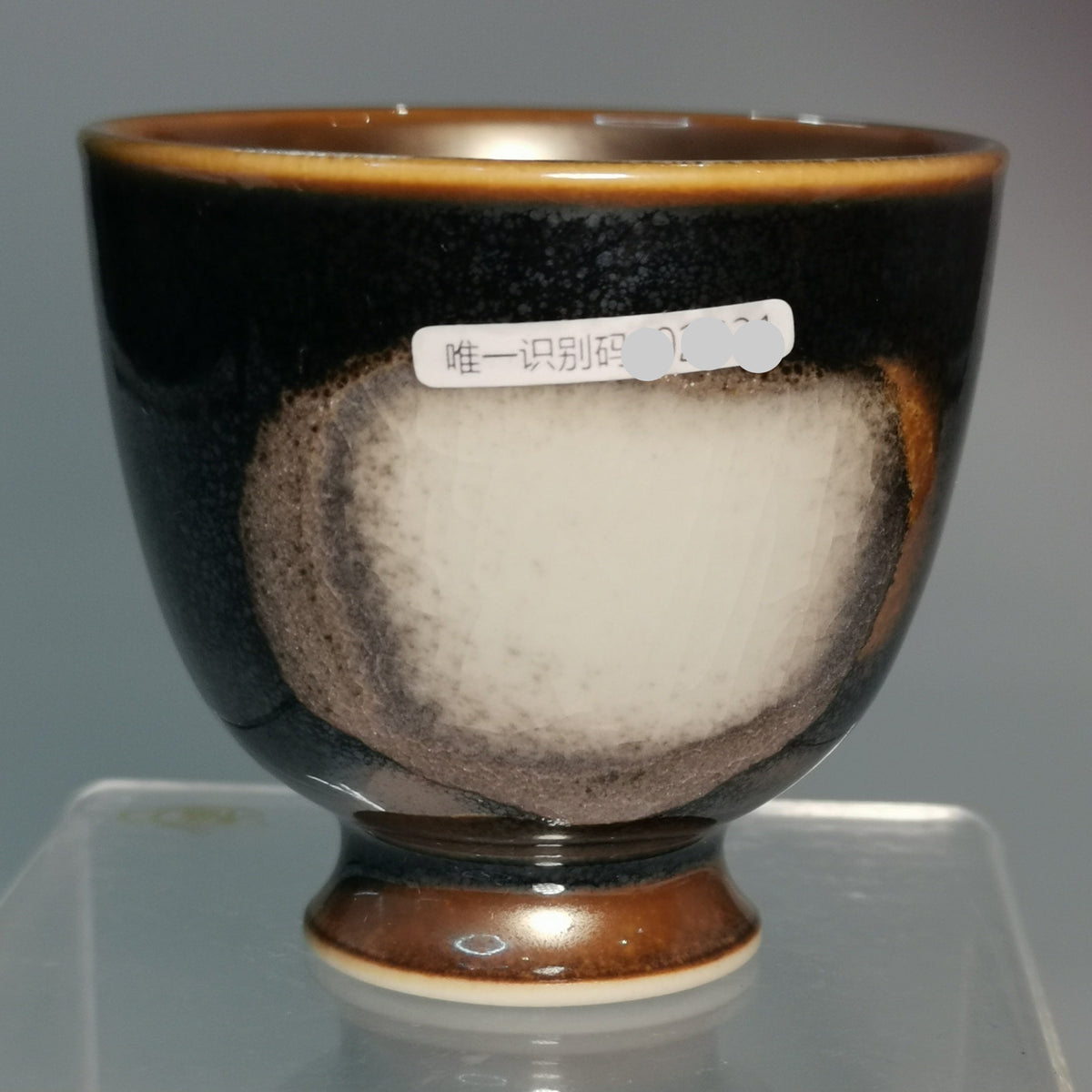 Xu Yafeng Jingdezhen Porcelain Tea Cup – Loquat & Magpie｜中国工艺美术大师 徐亚凤 · 枇杷喜鹊 闻香杯