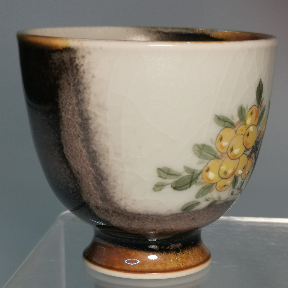Xu Yafeng Jingdezhen Porcelain Tea Cup – Loquat & Magpie｜中国工艺美术大师 徐亚凤 · 枇杷喜鹊 闻香杯