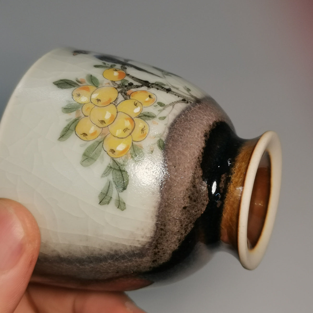 Xu Yafeng Jingdezhen Porcelain Tea Cup – Loquat & Magpie｜中国工艺美术大师 徐亚凤 · 枇杷喜鹊 闻香杯