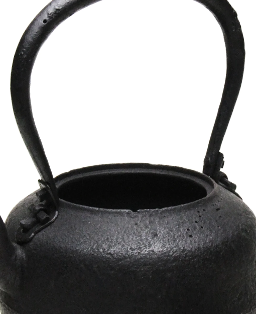 Japan Nanbu Tetsubin, Koizumi Nizaemon, Budochirashi-araremon-odare gata tetsubin 日本南部铁瓶，御釜屋 小泉仁左衛門 十一代 葡萄霰文尾垂形 供箱