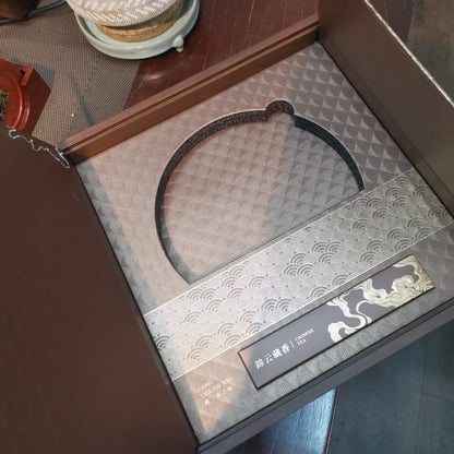 紧压茶礼盒（含茶刀及手提袋）| Tea Cake Gift Box with Tea Knife and Carrying Bag