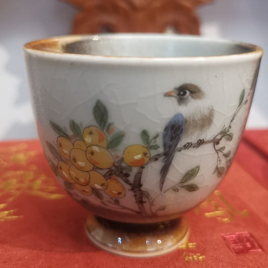 Xu Yafeng Jingdezhen Porcelain Tea Cup – Loquat & Magpie｜中国工艺美术大师 徐亚凤 · 枇杷喜鹊 闻香杯