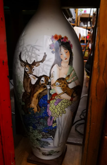 Yu Shaoshi Jingdezhen Porcelain Vase – Lu Fei Tu, 2003｜景德镇名家 余少石 · 鹿妃图 200件瓷瓶