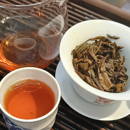 Mt. Mengsong Raw PuEr tea cake, arbor trees, 2009 Spring 勐宋山 老树普洱生茶