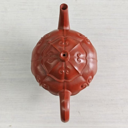 Zisha teapot Eight-Petal Lotus Lantern Teapot (Gong Deng Style), handmade by artist Level 3, YANG Fei 杨菲（L3-2021）朱泥 紫砂壶 “菱花宫灯壶”