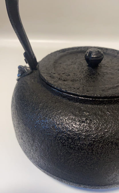 Japan Nanbu Tetsubin, Koizumi Nizaemon, Yuzu Gata 日本南部铁瓶，御釜屋 小泉仁左衛門 十一代 柚子形 供箱