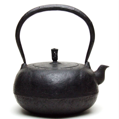 Japan Nanbu Tetsubin, Koizumi Nizaemon, Kikko Gata 日本南部铁瓶，御釜屋 小泉仁左衛門 十一代 龟甲形 供箱