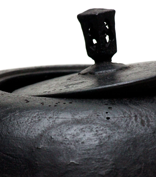 Japan Nanbu Tetsubin, Koizumi Nizaemon, Kikko Gata 日本南部铁瓶，御釜屋 小泉仁左衛門 十一代 龟甲形 供箱