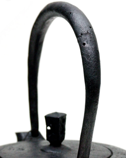 Japan Nanbu Tetsubin, Koizumi Nizaemon, Kikko Gata 日本南部铁瓶，御釜屋 小泉仁左衛門 十一代 龟甲形 供箱