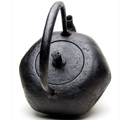 Japan Nanbu Tetsubin, Koizumi Nizaemon, Kikko Gata 日本南部铁瓶，御釜屋 小泉仁左衛門 十一代 龟甲形 供箱