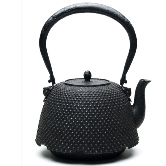 Japan Nanbu Tetsubin, Koizumi Nizaemon, Araremon-nanbugata-tetsubin 日本南部铁瓶，霰文南部形 御釜屋 小泉仁左衛門 十一代  供箱