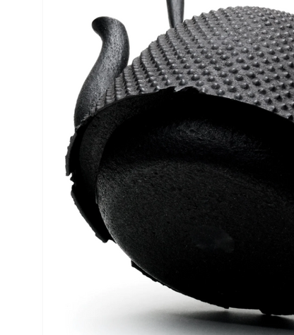 Japan Nanbu Tetsubin, Koizumi Nizaemon, Araremon-nanbugata-tetsubin 日本南部铁瓶，霰文南部形 御釜屋 小泉仁左衛門 十一代  供箱