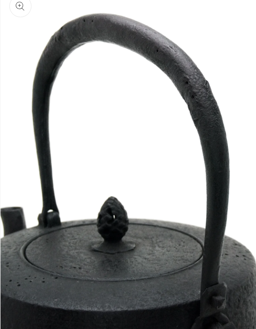 Japan Nanbu Tetsubin, Koizumi Nizaemon, Ubaguchi-Mozuyagata-tetsubin 日本南部铁瓶，御釜屋 小泉仁左衛門 十一代 姥口万代屋形 鉄瓶 供箱