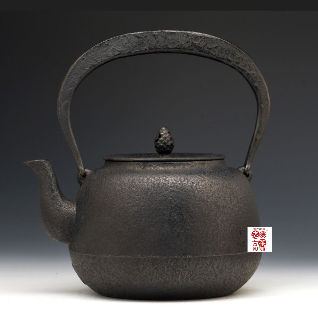 Japan Nanbu Tetsubin, Koizumi Nizaemon, Kokonoe Gata 日本南部铁瓶，御釜屋 小泉仁左衛門 十一代 九重形 供箱