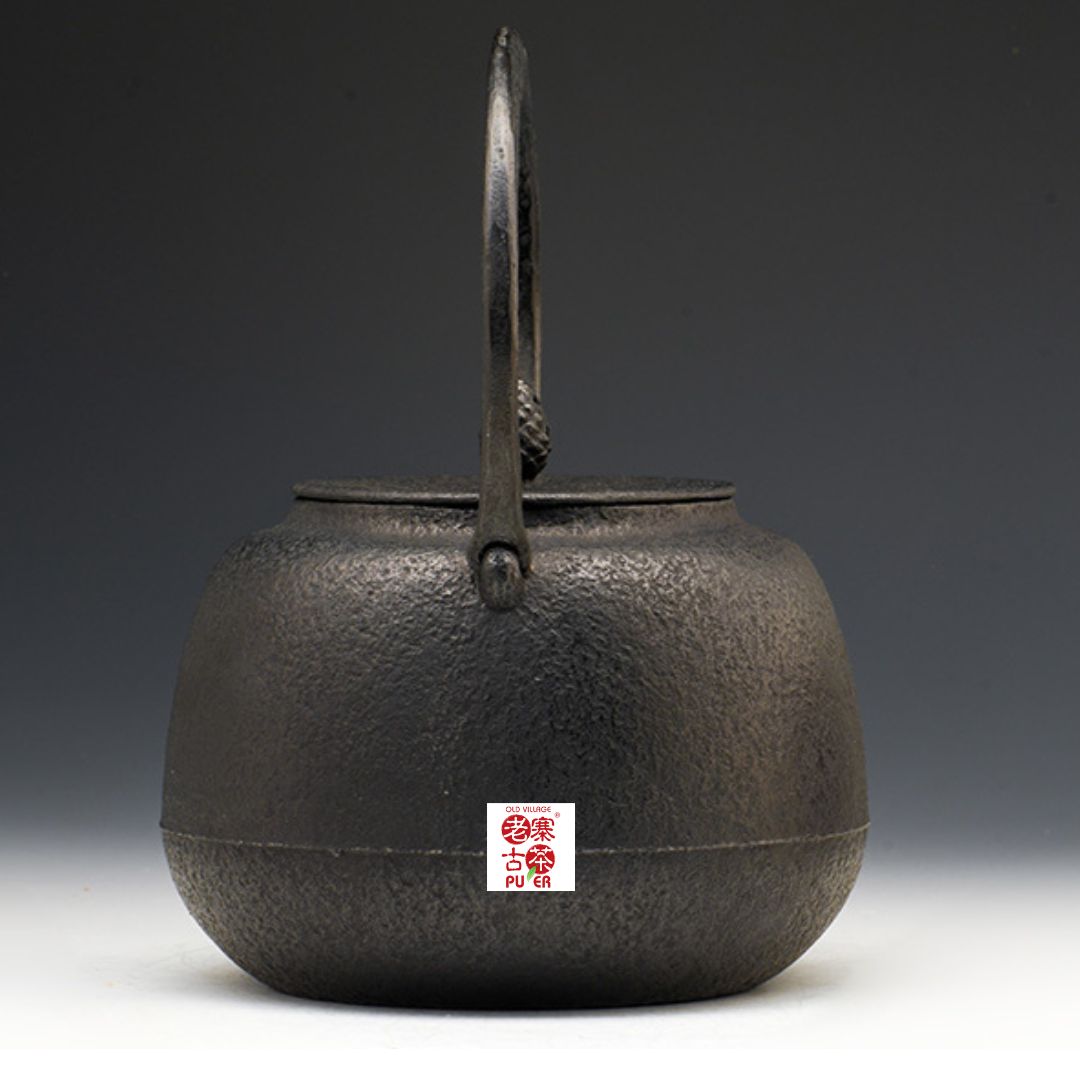 Japan Nanbu Tetsubin, Koizumi Nizaemon, Kokonoe Gata 日本南部铁瓶，御釜屋 小泉仁左衛門 十一代 九重形 供箱