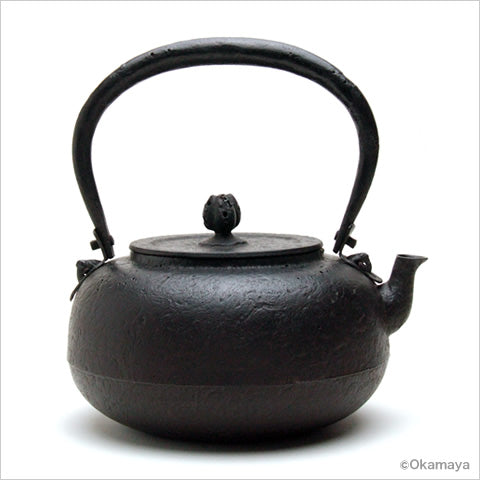 Japan Nanbu Tetsubin, Koizumi Nizaemon, Yuzu Gata 日本南部铁瓶，御釜屋 小泉仁左衛門 十代 柚子形 供箱 - Old Village Puer 老寨古茶