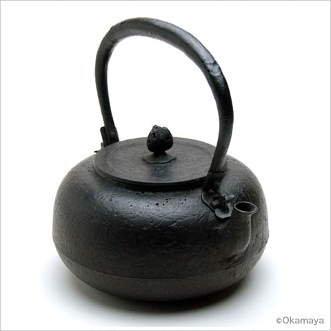 Japan Nanbu Tetsubin, Koizumi Nizaemon, Yuzu Gata 日本南部铁瓶，御釜屋 小泉仁左衛門 十代 柚子形 供箱 - Old Village Puer 老寨古茶