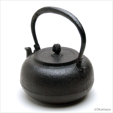 Japan Nanbu Tetsubin, Koizumi Nizaemon, Yuzu Gata 日本南部铁瓶，御釜屋 小泉仁左衛門 十代 柚子形 供箱 - Old Village Puer 老寨古茶