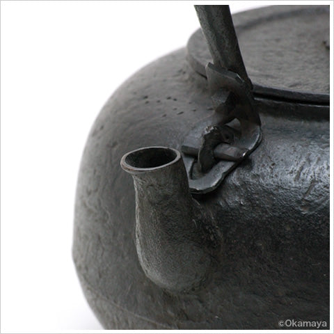 Japan Nanbu Tetsubin, Koizumi Nizaemon, Yuzu Gata 日本南部铁瓶，御釜屋 小泉仁左衛門 十代 柚子形 供箱 - Old Village Puer 老寨古茶