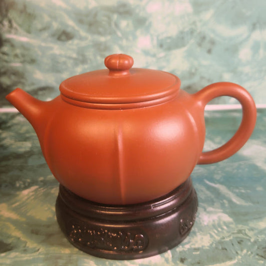 Zisha teapot Lotus Petals, handmade by artist Level 4, TANG Li-Jie 唐丽洁（L4-2019） 紫砂壶 朱泥 “莲瓣”