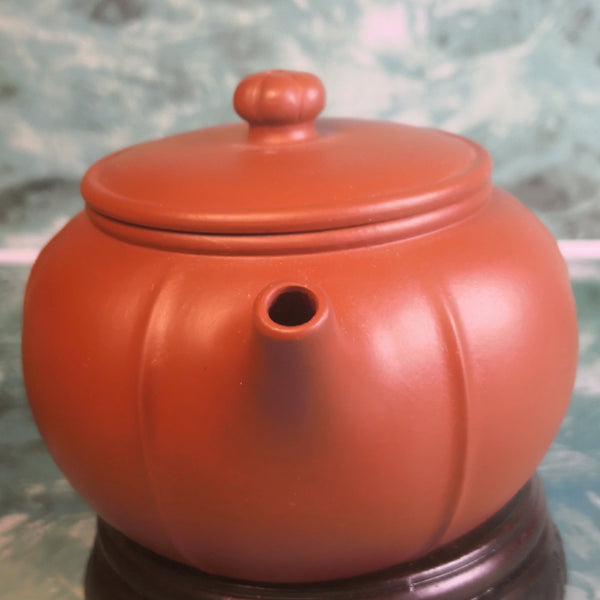 Zisha teapot Lotus Petals, handmade by artist Level 4, TANG Li-Jie 唐丽洁（L4-2019） 紫砂壶 朱泥 “莲瓣”