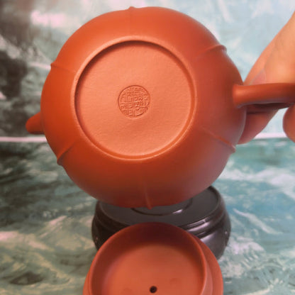 Zisha teapot Lotus Petals, handmade by artist Level 4, TANG Li-Jie 唐丽洁（L4-2019） 紫砂壶 朱泥 “莲瓣”