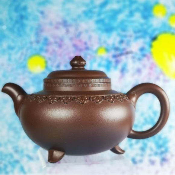 Zisha teapot by Artist Level 2, CAO Lan Fang 曹兰芳 L2-2011   紫泥“三脚云肩如意”