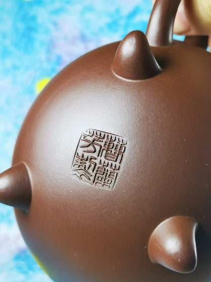 宜兴紫砂壶 紫泥 三脚云肩如意 曹兰芳 国家级高级工艺美术师 作品