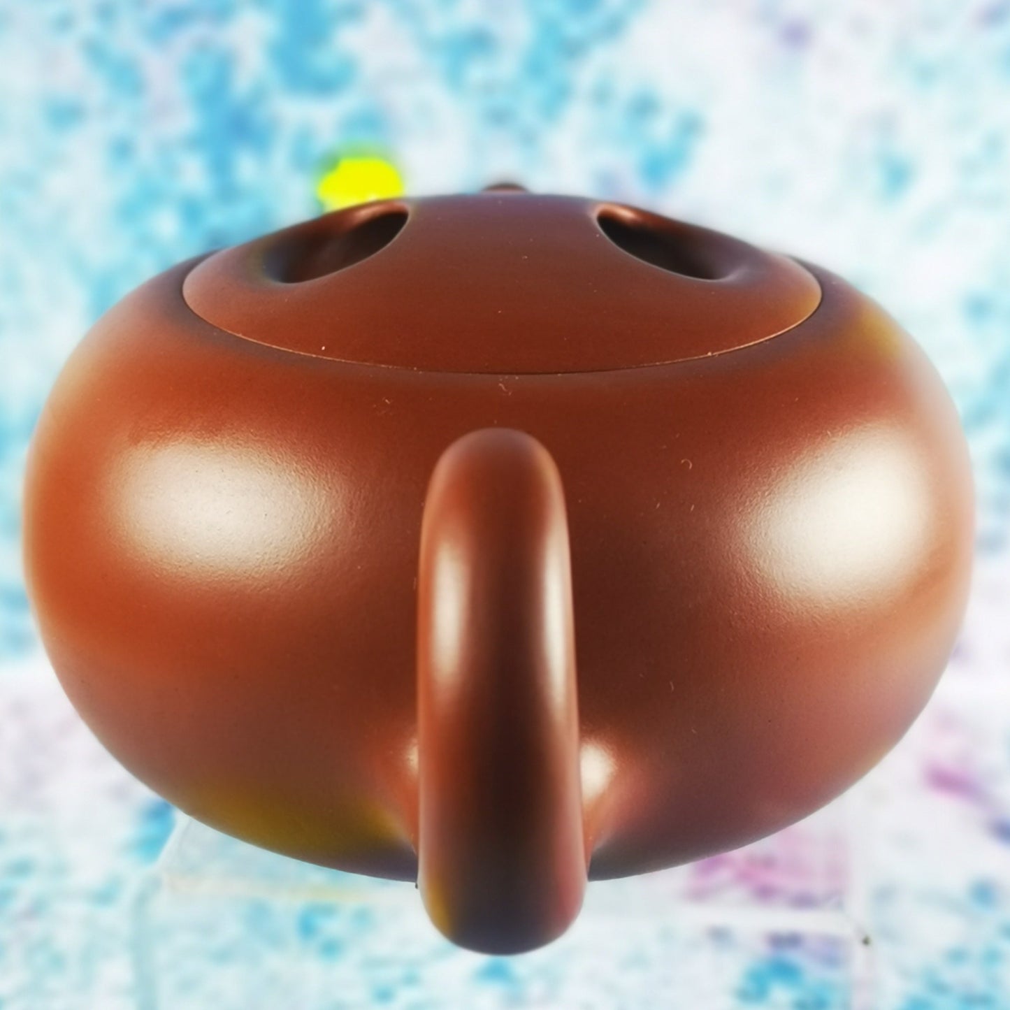 宜兴紫砂壶 清水泥 牛气冲天 – 曹兰芳 高级工艺美术师作品（国家级高级工艺美术师）