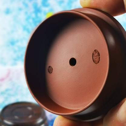 宜兴紫砂壶 清水泥 牛气冲天 – 曹兰芳 高级工艺美术师作品（国家级高级工艺美术师）