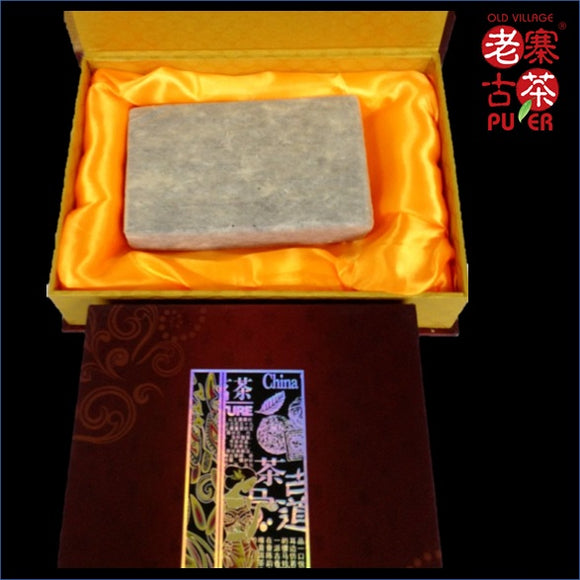 Mt. Jingmai Raw PuEr tea brick, golden leaf, 1983 景迈山 普洱生茶 - Old Village Puer 老寨古茶