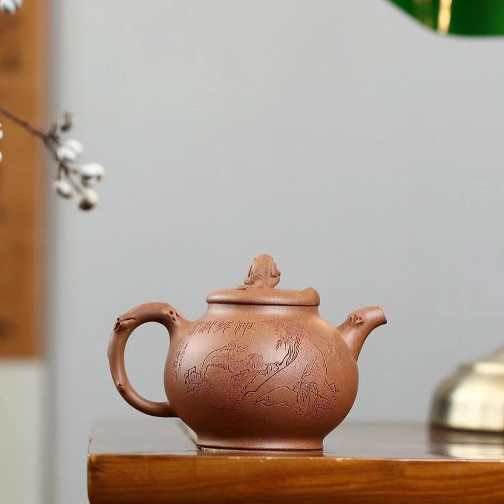 Zisha teapot LONG-LIFE MONKEY, handmade by artist Level 2, MU Ming-Long 穆明龙（L2-2019）稀有蟹黄段泥“灵猴献瑞“
