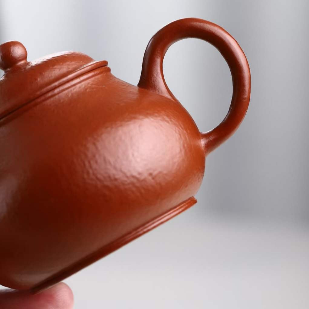 朱泥 芭乐 紫砂壶 国家级 工艺美术员 朱丽萍 Yixing Zisha teapot by artist Level 5, ZHU Li-Ping（L5-2012）ZHU NI Guava Shaped (BA LE HU)