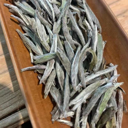 银色仙子 · Silver Fairy™ 2018 白毫银针 福鼎白茶 1812 OVP Bai Hao Yin Zhen White Tea (Fu Ding) loose Tea in Tin
