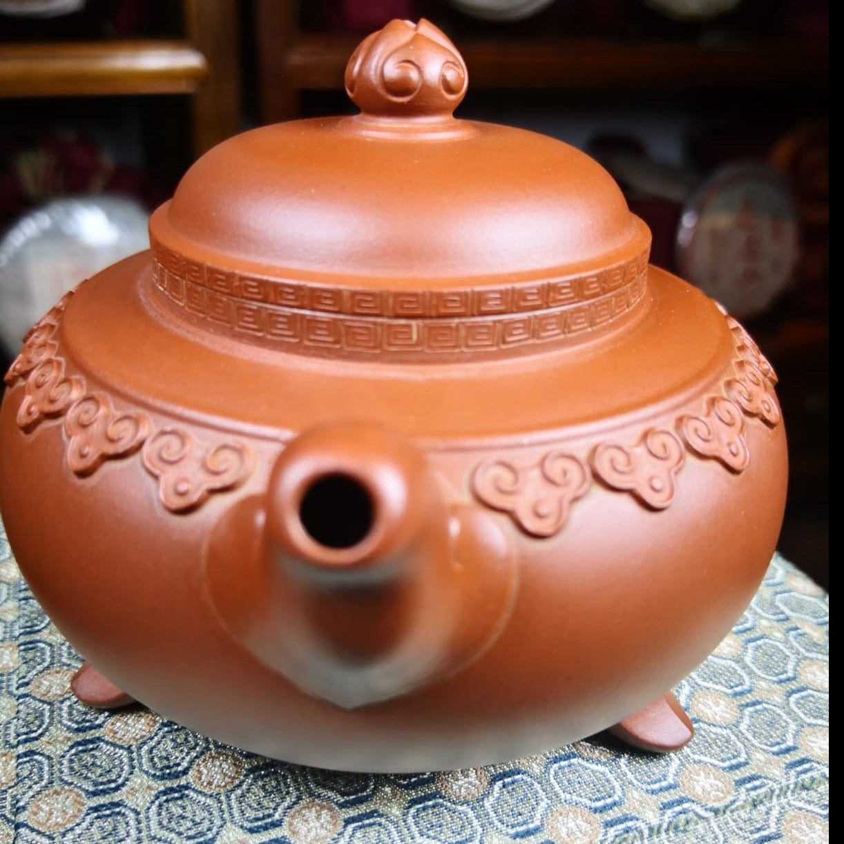 宜兴紫砂壶 紫泥 三脚云肩如意 曹兰芳 国家级高级工艺美术师 作品