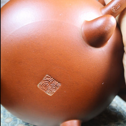 宜兴紫砂壶 紫泥 三脚云肩如意 曹兰芳 国家级高级工艺美术师 作品