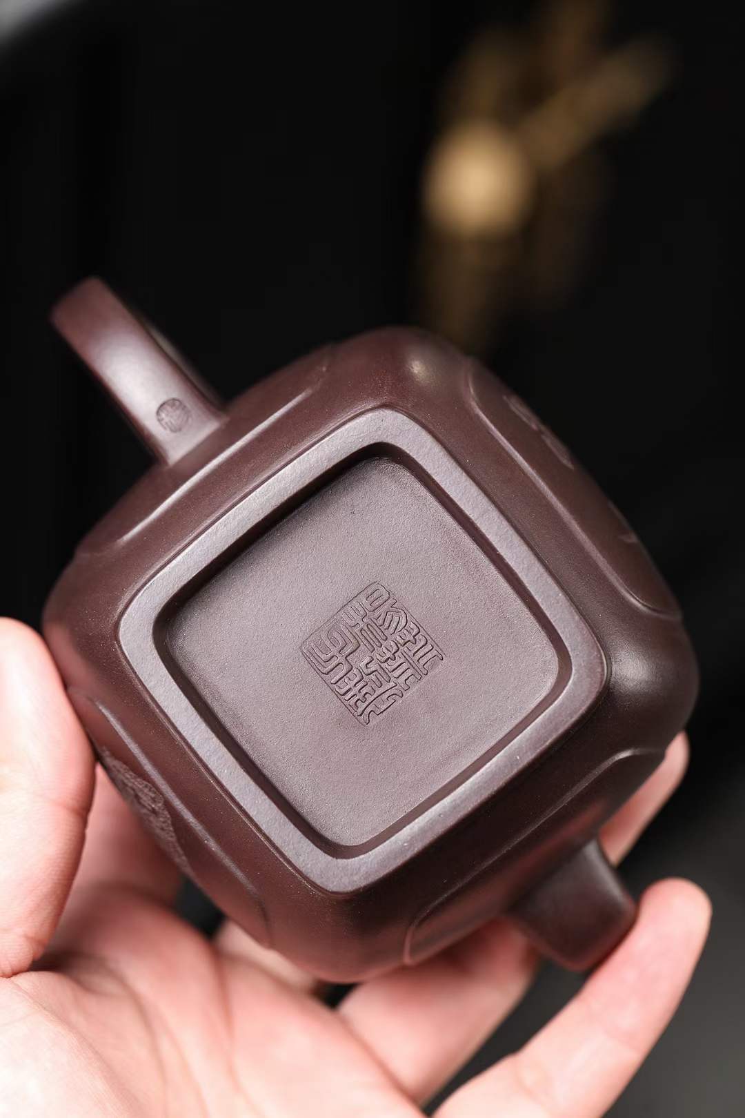 Zisha teapot Si Fang kui Ling, handmade by artist Level 3, YANG Fei 杨菲（L3-2021）老紫泥 紫砂壶 “四方魁菱” "Four-sided Kui Ling"