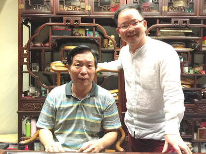 Mt. Yiwu Raw PuEr tea cake, Mahei village arbor trees, 2015 Spring 易武山大树普洱生茶，麻黑寨 白水清先生监制 - Old Village Puer 老寨古茶